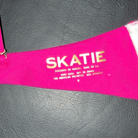 Skatie Kate top Small Fuschia - Picture 3 of 4